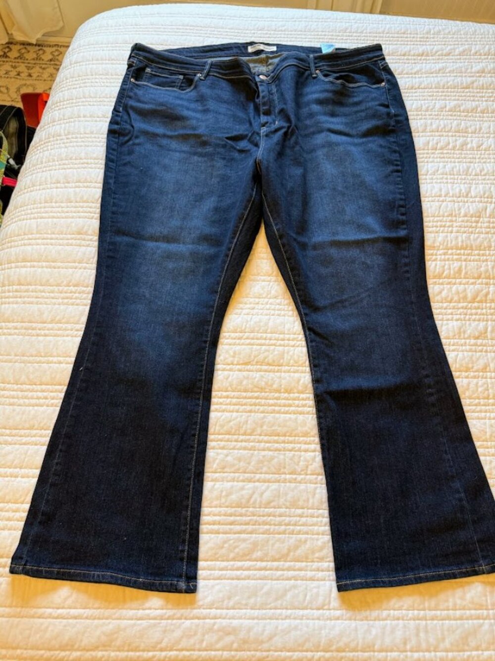Levi Strauss Signature Gold Mid Rise Bootcut Womens Med‎ Wash 28S 5 Pocket Jeans